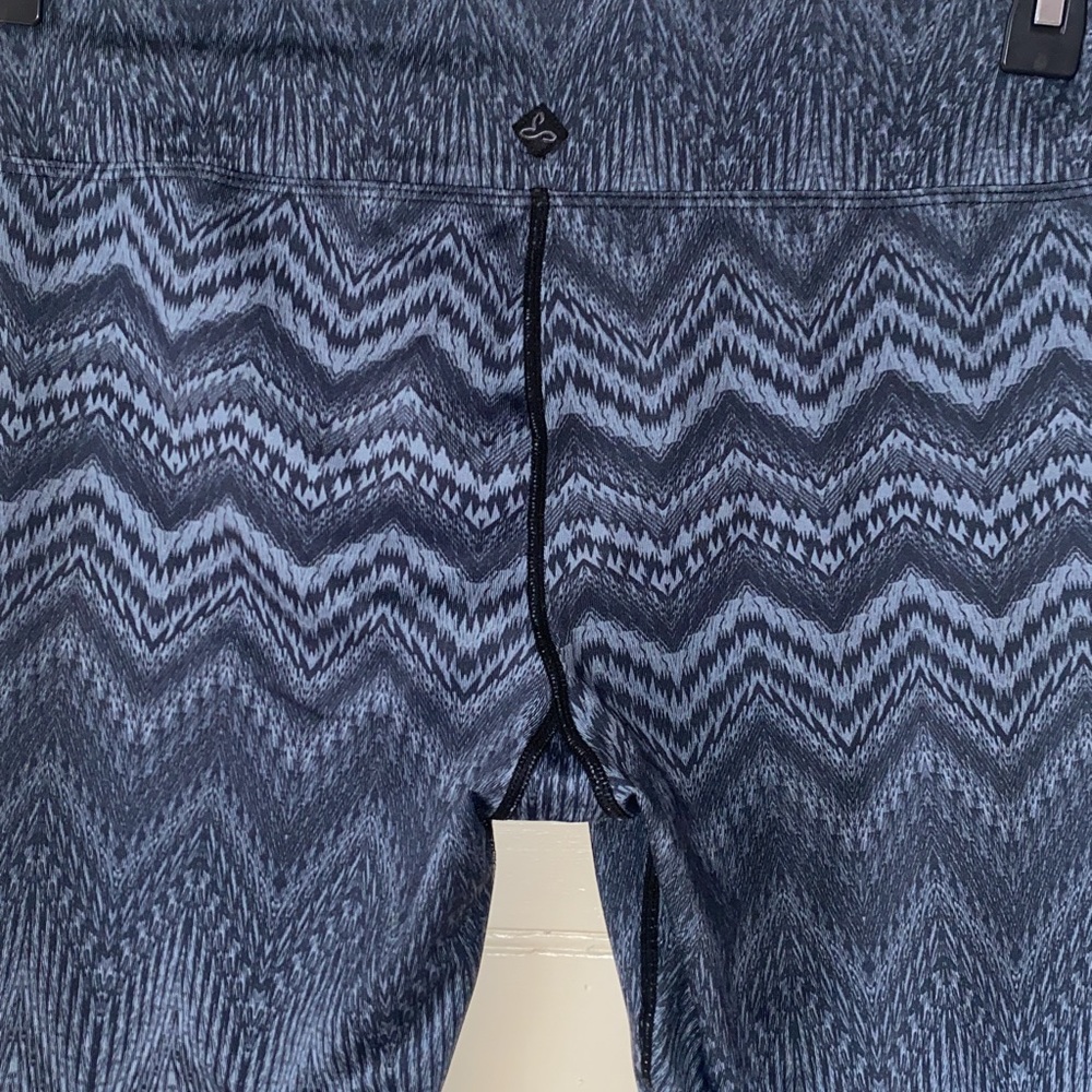 Super Cool Blue Reflective Design View 3